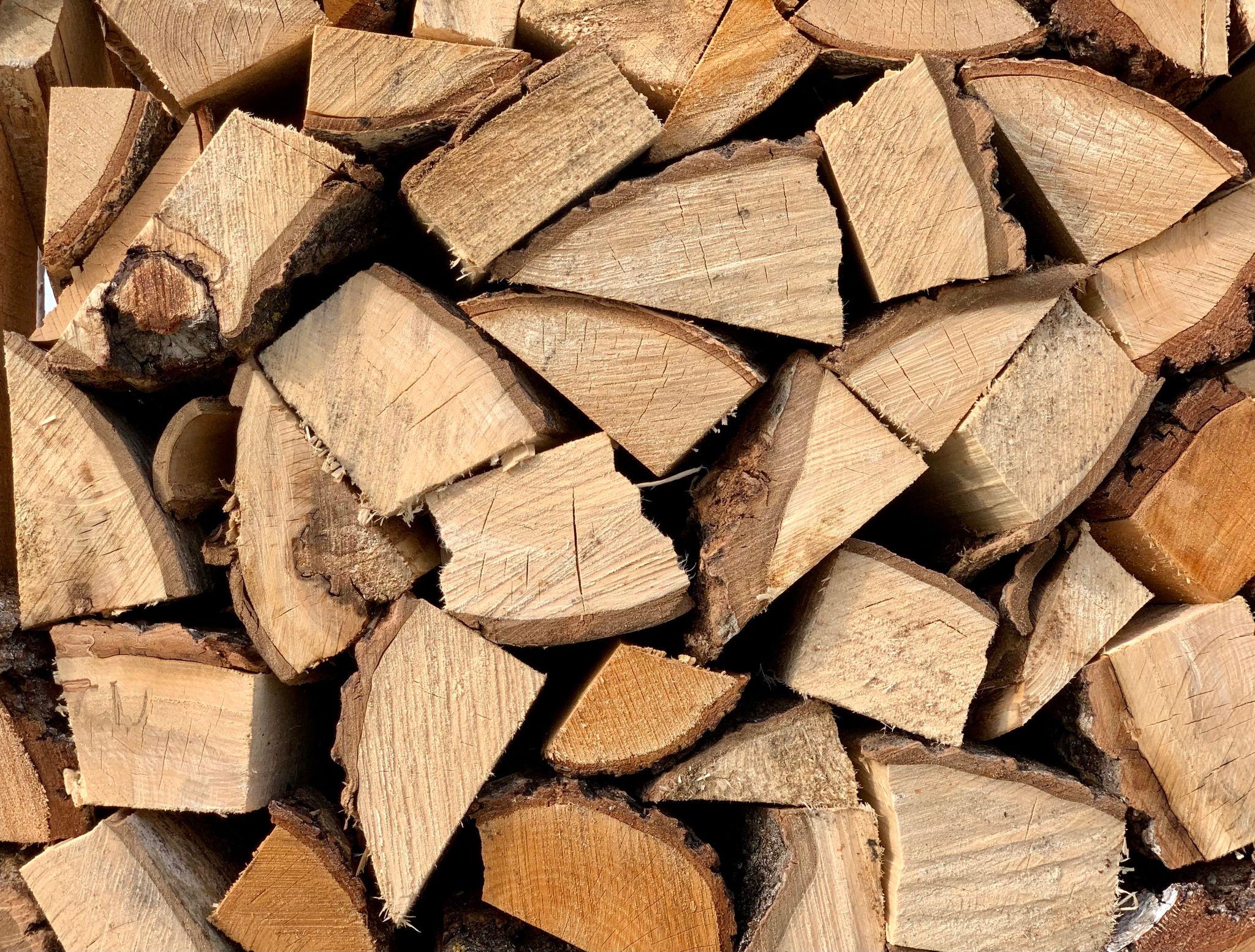 Kuub open haard hout t.w.v. € 150,00