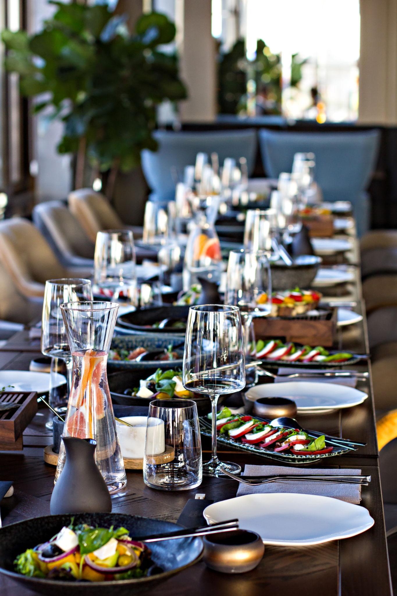 Dinerbon t.w.v. € 150,00 Bar Bistro de Roos & een doos met heerlijke Gemma Di Luna Pinot Grigio wijn