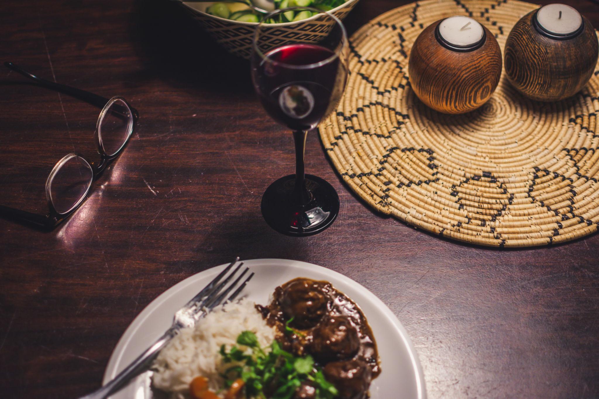 Diner voor twee personen  inclusief 1 gratis drankje bij Bar Bistro "De Roos"