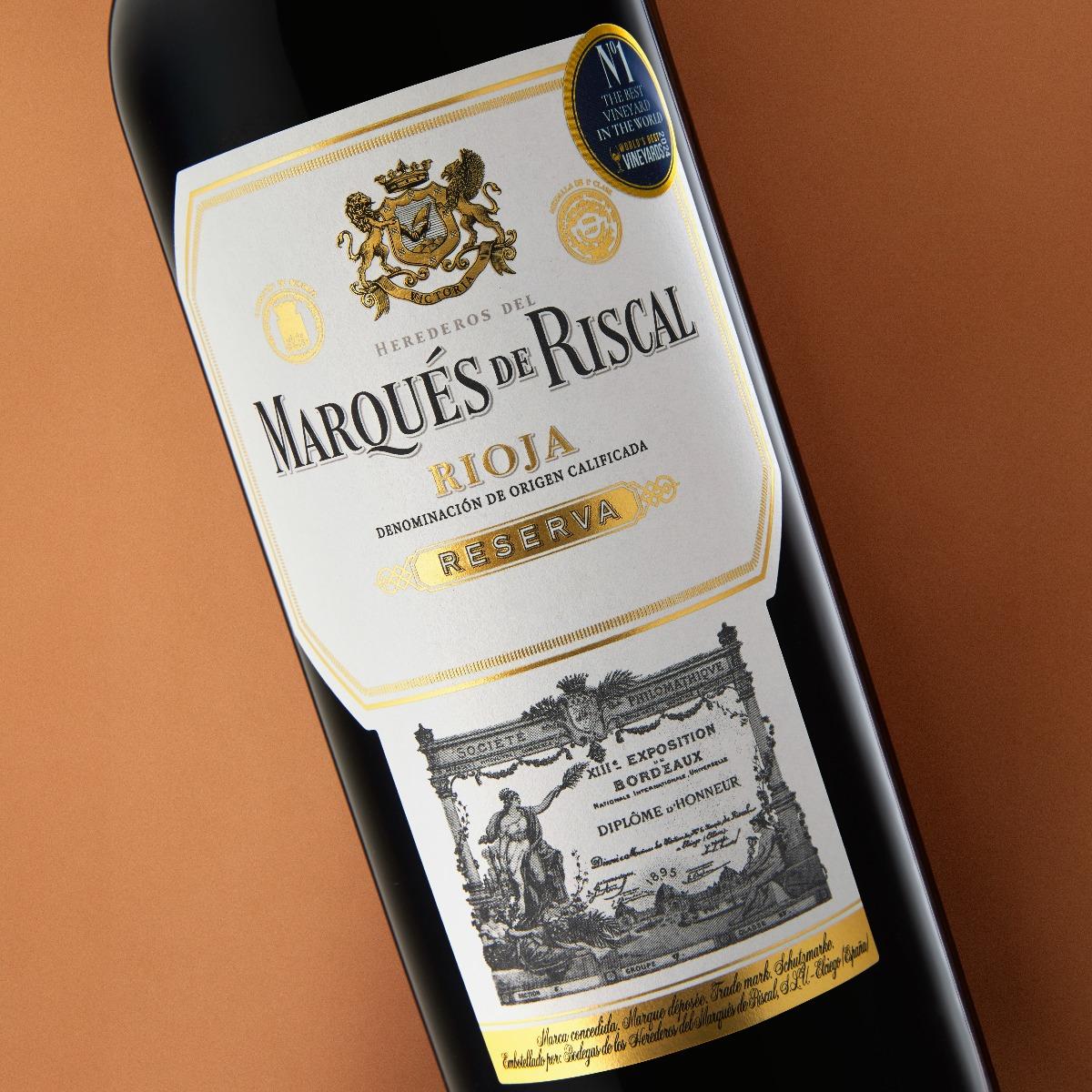 Een fles rode wijn: Herederos del Marques de Riscal 2019 uit de Rioja in Spanje t.w.v. € 20,00