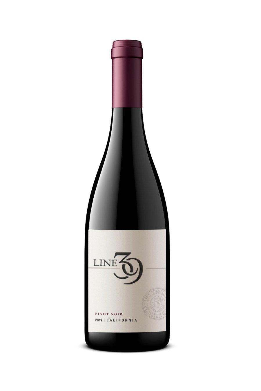 Een fles rode wijn: Pinot Noir Line 39 uit California, USA t.w.v. € 15,00