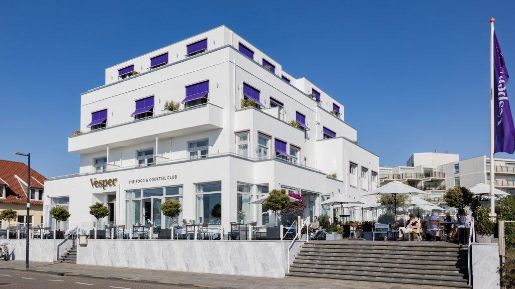 Vesper Experience in boutique hotel Vesper in Noordwijk bestaande uit een overnachting voor 2 personen, een 3 gangen diner (excl. drank) en de volgende dag een heerlijk ontbijt.